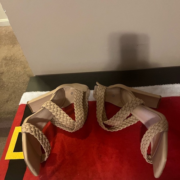 Elegant Tan Braided Women's Heels - Picture 4 of 7